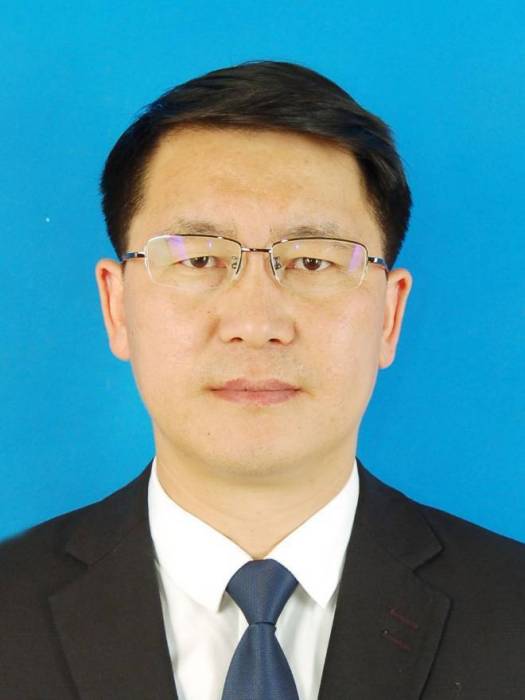 李飛(雲南省文山壯族苗族自治州丘北縣政府黨組成員、辦公室主任) 李飛(雲南省文山壯族苗族自治州丘北縣政府黨組成員、辦公室主任)