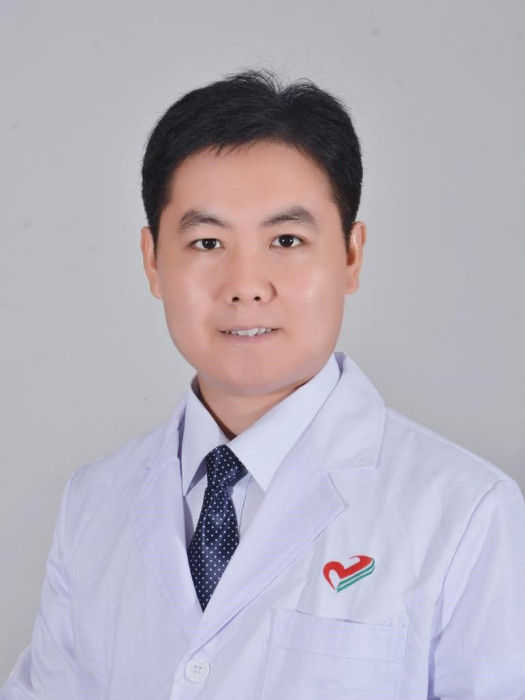 彭小偉(湖南省腫瘤醫院副主任醫師)
