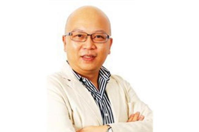 梁拯康 梁拯康