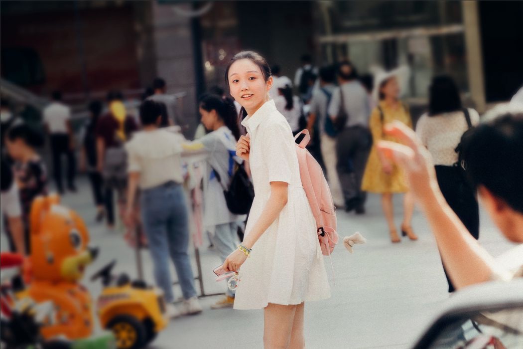 李芊(2024年版電影《彷徨之刃》中的角色) 李芊(2024年版電影《彷徨之刃》中的角色)