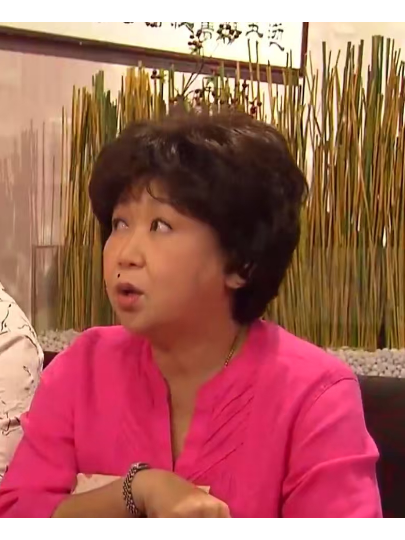 吳淑芬(時裝喜劇《四個女仔三個Bar》中的角色) 吳淑芬(時裝喜劇《四個女仔三個Bar》中的角色)