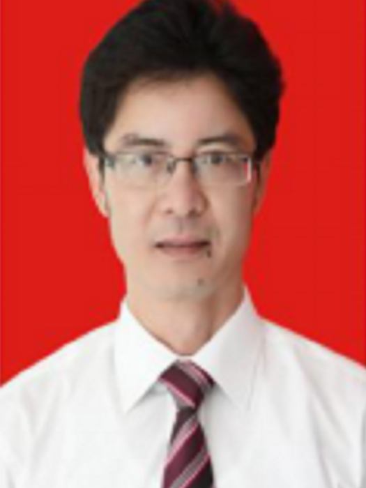 何鼎人 何鼎人