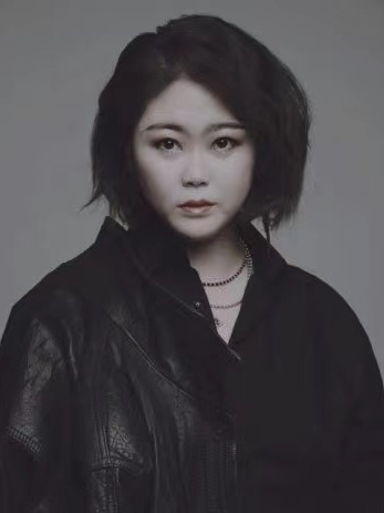 朱珠(中國內地女服裝師) 朱珠(中國內地女服裝師)