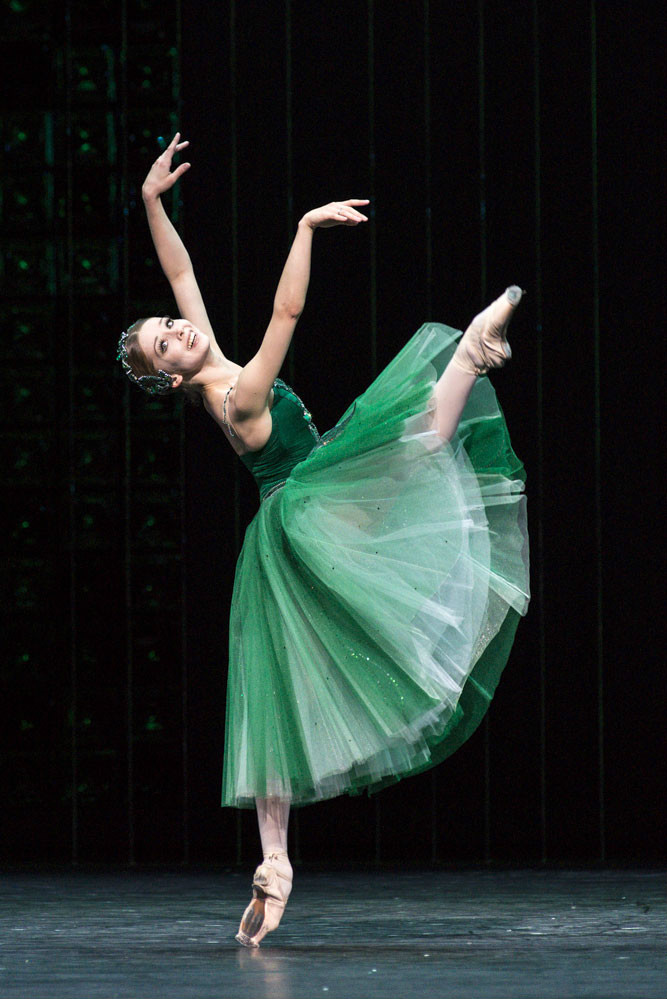 芭蕾舞劇珠寶中的綠寶石