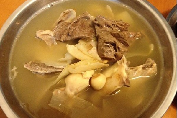 參歸煲豬心 參歸煲豬心