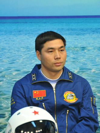 樓國強(空軍特級飛行員) 樓國強(空軍特級飛行員)