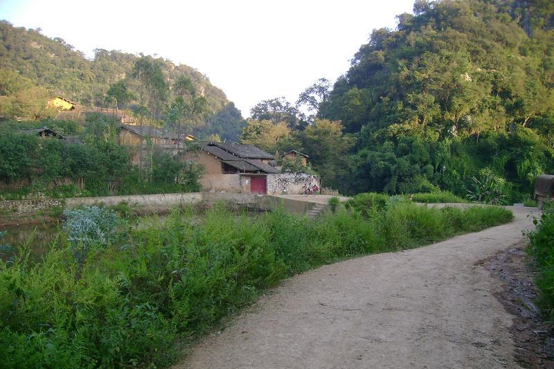 保路寨村