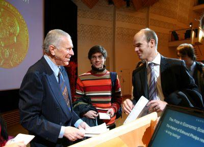 2006年諾貝爾獎獲得者在斯德哥爾摩