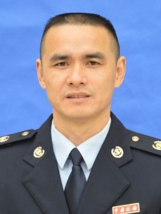 周國平(永新縣稅務局黨委委員、副局長、二級主辦) 周國平(永新縣稅務局黨委委員、副局長、二級主辦)