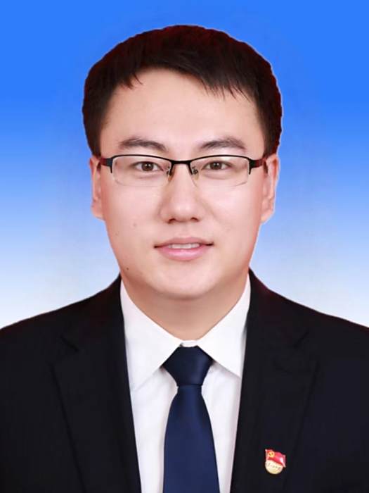 張曉斌(山東省萊州市夏邱鎮黨委副書記、鎮長兼綜合行政執法辦公室主任) 張曉斌(山東省萊州市夏邱鎮黨委副書記、鎮長兼綜合行政執法辦公室主任)