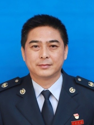 張前林(國家稅務總局遂川縣稅務局黨委委員、副局長) 張前林(國家稅務總局遂川縣稅務局黨委委員、副局長)