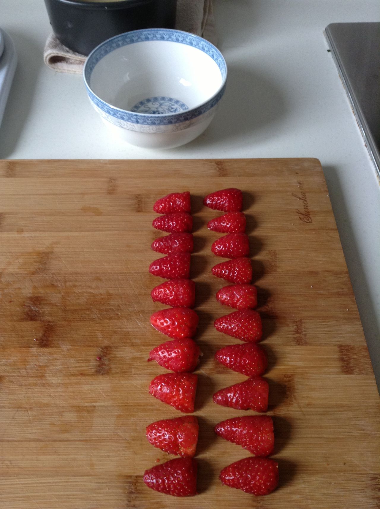 草莓乳酪慕斯