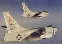 EA-3B編隊飛行