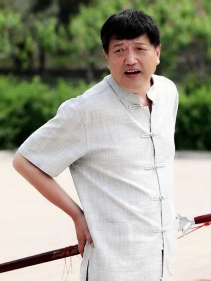 羅偉(愛情現代都市劇《離婚律師》中的角色) 羅偉(愛情現代都市劇《離婚律師》中的角色)