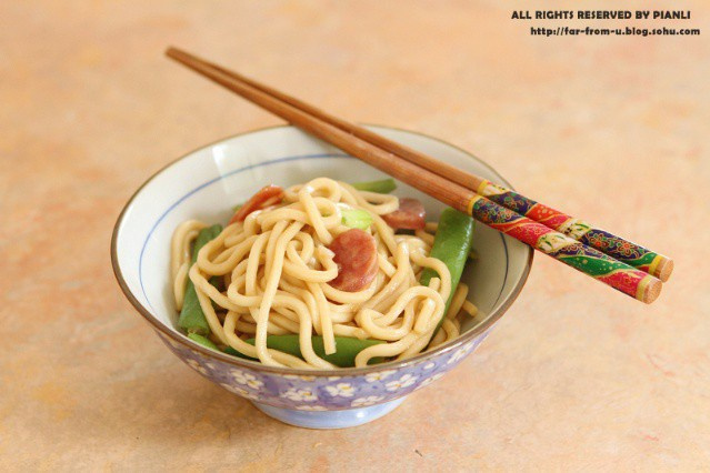 臘腸豆角燜面 臘腸豆角燜面
