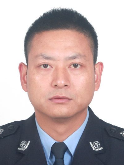 胡承東(浙江省湖州市安吉縣公安局黨委委員、副局長) 胡承東(浙江省湖州市安吉縣公安局黨委委員、副局長)