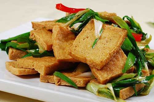 豆腐炒青蒜 豆腐炒青蒜