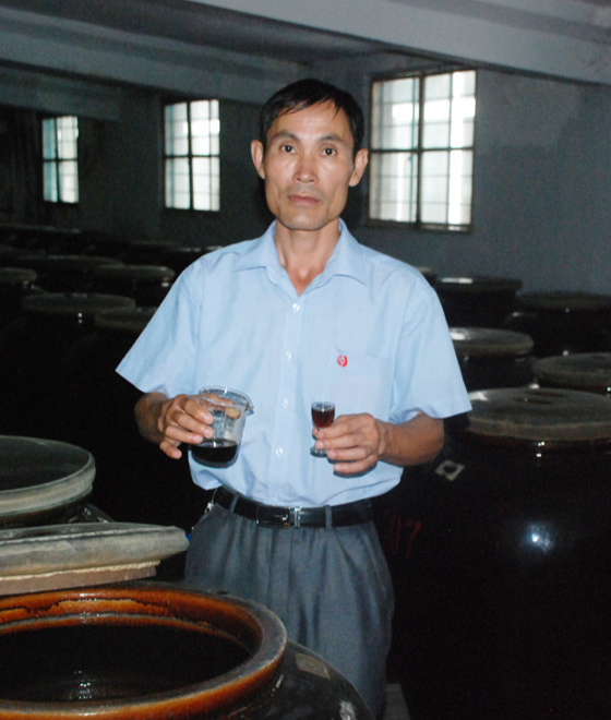 劉剴(蘭陵美酒傳統釀造技藝代表性傳承人) 劉剴(蘭陵美酒傳統釀造技藝代表性傳承人)
