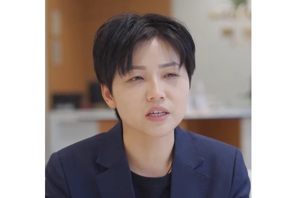 李楠楠(第十四屆全國人大代表,江蘇省南通市常青樂齡護理院院長助理) 李楠楠(第十四屆全國人大代表,江蘇省南通市常青樂齡護理院院長助理)