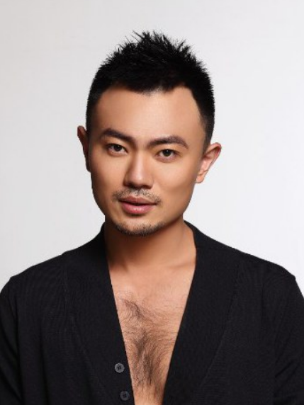 何江(男演員) 何江(男演員)
