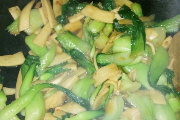 青菜炒雞腿菇