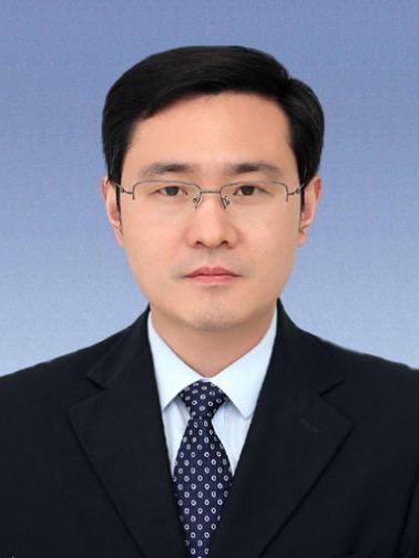 尚江濤(河南省洛陽市澗西區人民政府副區長,洛陽高新區(自貿區洛陽片區、綜保區)管委會副主任) 尚江濤(河南省洛陽市澗西區人民政府副區長,洛陽高新區(自貿區洛陽片區、綜保區)管委會副主任)