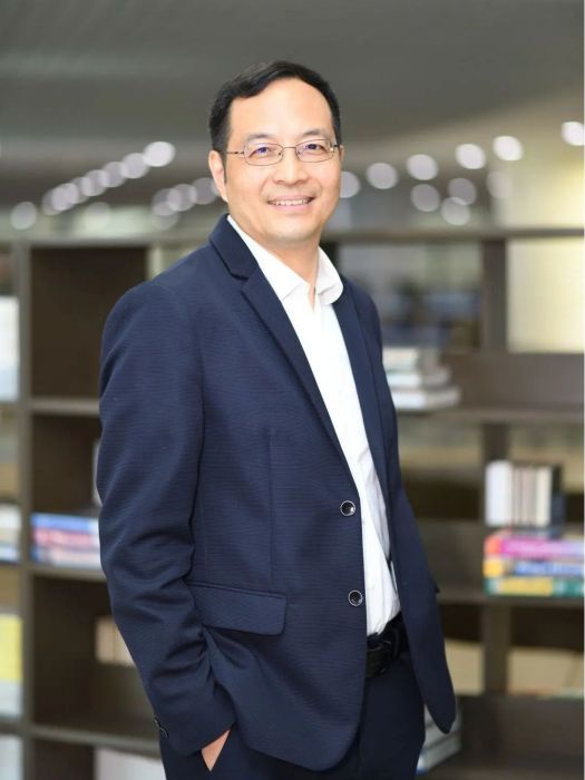 李元(上海市嘉定區第一中學黨總支書記、校長) 李元(上海市嘉定區第一中學黨總支書記、校長)