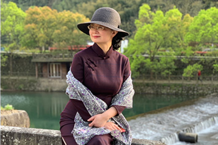 謝薇(中國畫家,中國美術學院中國畫專業畢業) 謝薇(中國畫家,中國美術學院中國畫專業畢業)