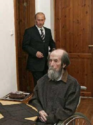 俄羅斯總統普京前往索爾仁尼琴家中拜訪。