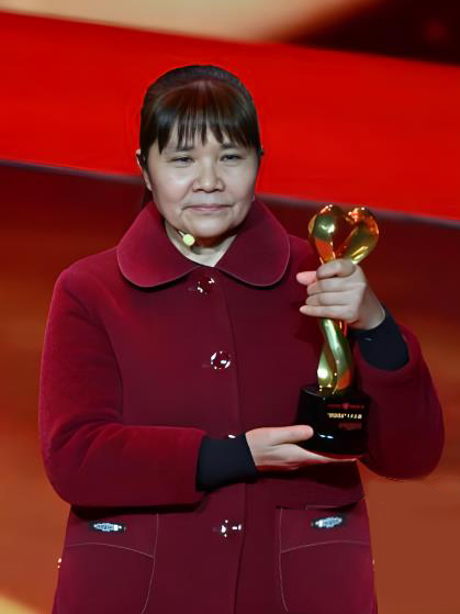 陳正群(2023年度感動重慶十大人物) 陳正群(2023年度感動重慶十大人物)