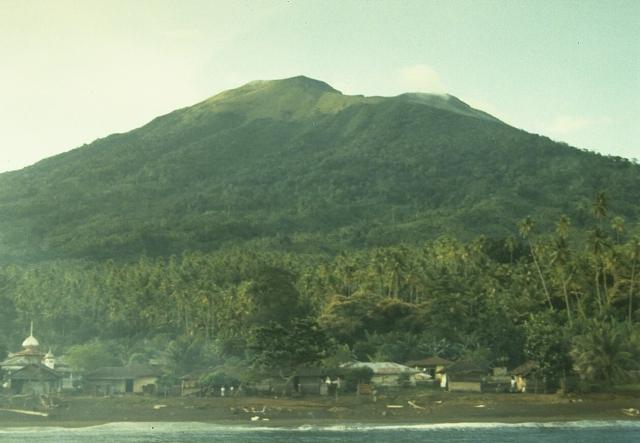 甘科諾拉火山