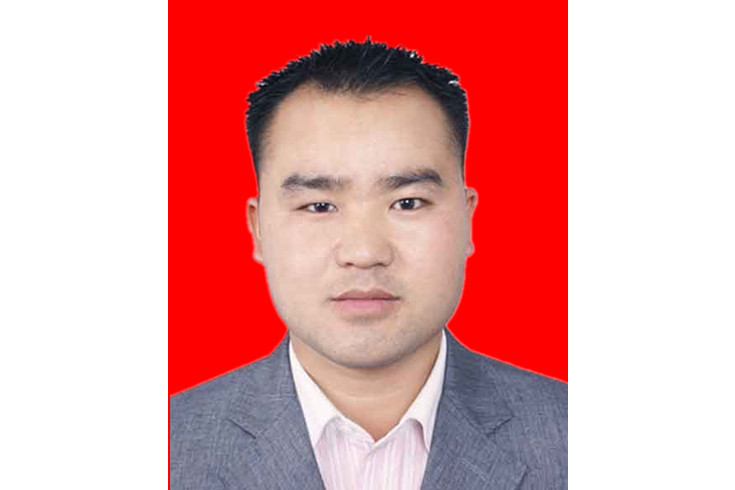 張宏(台盤鄉人民武裝部部長、副鄉長) 張宏(台盤鄉人民武裝部部長、副鄉長)