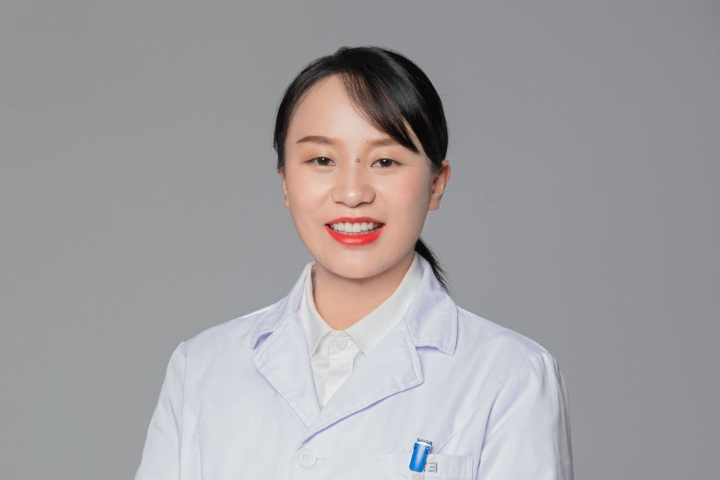 陳玲(長沙湘江愛爾眼科醫院醫師) 陳玲(長沙湘江愛爾眼科醫院醫師)