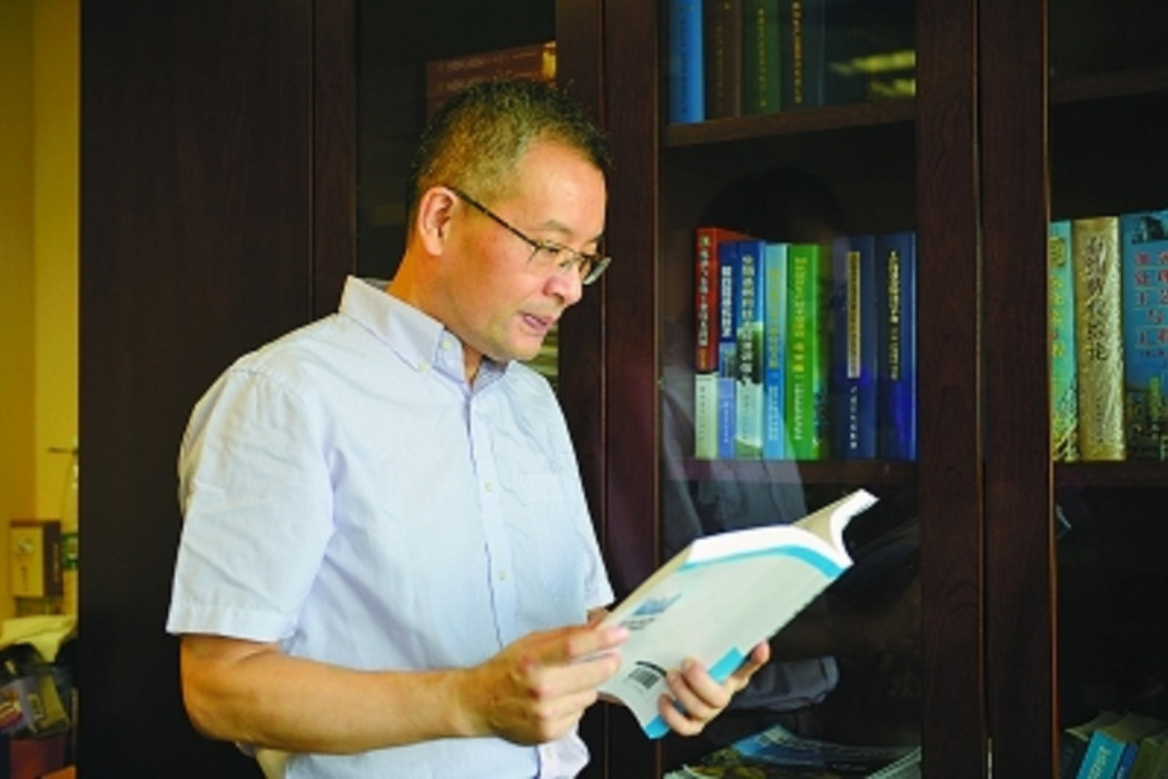 胡敏(中石化集團有限公司洛陽工程公司首席專家) 胡敏(中石化集團有限公司洛陽工程公司首席專家)
