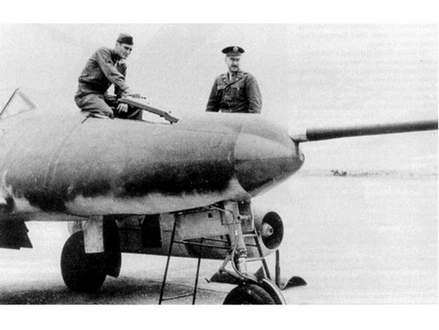 Me 262A-1a/U4機首安裝50mm MK214 型航炮
