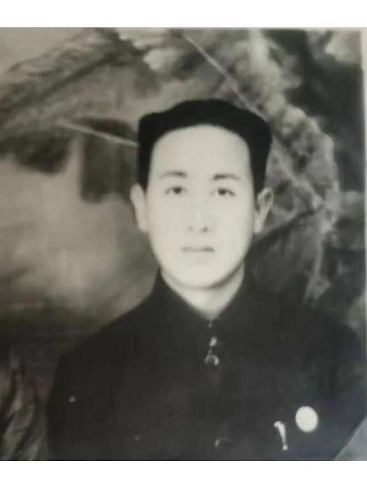 李興(河北完縣莊裡村抗日人士) 李興(河北完縣莊裡村抗日人士)