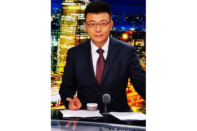 李杜(北京電視台新聞頻道主持人) 李杜(北京電視台新聞頻道主持人)