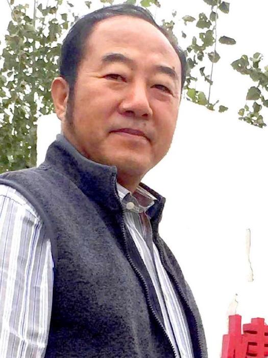 劉忠臣(中國美術家協會會員) 劉忠臣(中國美術家協會會員)