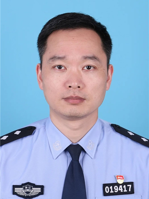 李海軍(浙江省杭州市蕭山區寧圍街道黨工委委員、派出所所長) 李海軍(浙江省杭州市蕭山區寧圍街道黨工委委員、派出所所長)