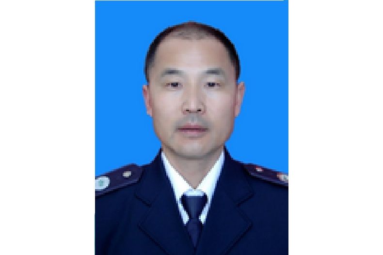 張忠富(湖南省常德市壺瓶山國家級自然保護區管理局泥沙分局局長) 張忠富(湖南省常德市壺瓶山國家級自然保護區管理局泥沙分局局長)