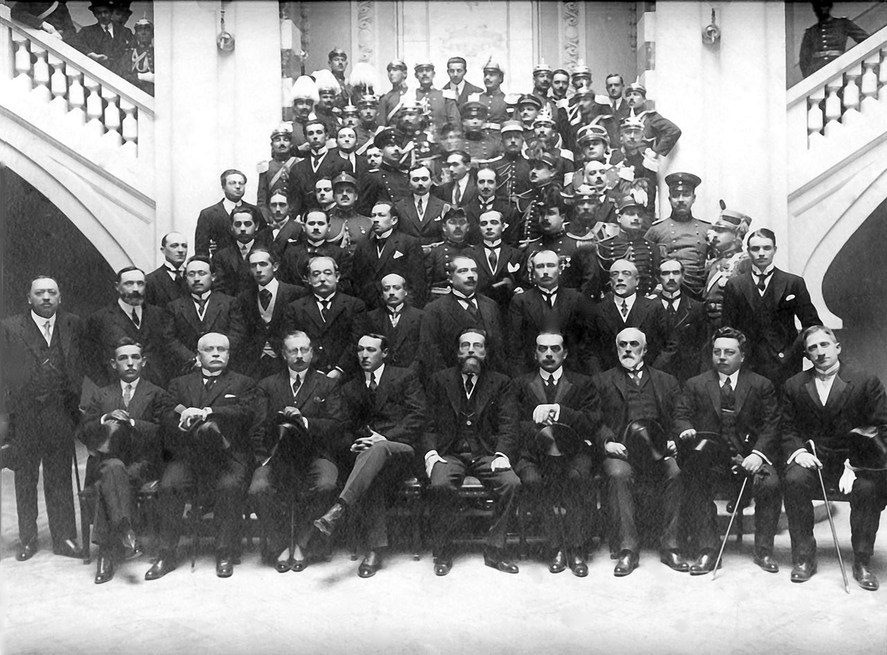 1917年，古鐵雷斯總統和他的內閣部長們