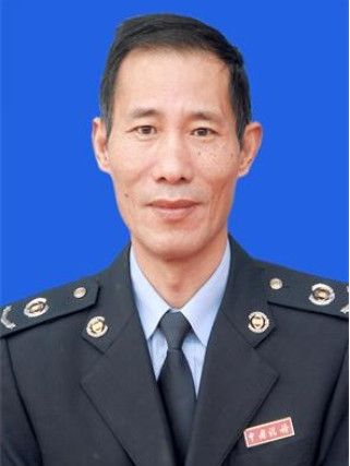 汪長華(國家稅務總局樂平市稅務局黨委委員、副局長、一級主辦) 汪長華(國家稅務總局樂平市稅務局黨委委員、副局長、一級主辦)
