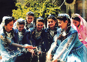 亞塞拜然族女子服裝