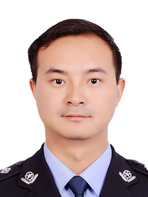沈亞偉(雲南省紅河州彌勒市公安局五山派出所原教導員、三級警長) 沈亞偉(雲南省紅河州彌勒市公安局五山派出所原教導員、三級警長)