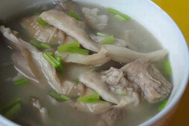 平菇排骨湯 平菇排骨湯