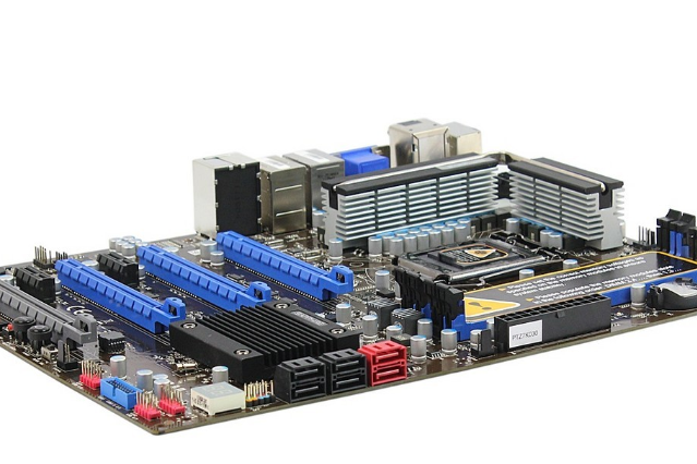 藍寶石Pure Platinum Z77K 藍寶石Pure Platinum Z77K