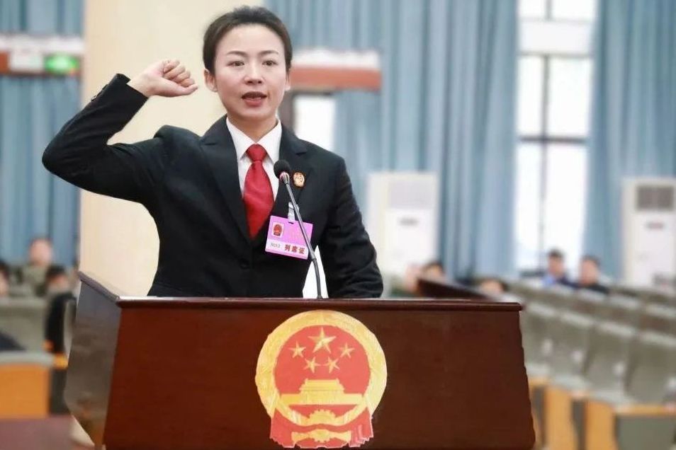 向美蓉(湖南省湘西土家族苗族自治州鳳凰縣人民法院院長) 向美蓉(湖南省湘西土家族苗族自治州鳳凰縣人民法院院長)