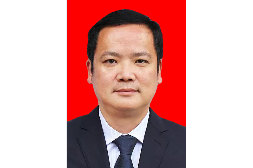 何杰(湖南工業大學黨委委員、副校長) 何杰(湖南工業大學黨委委員、副校長)