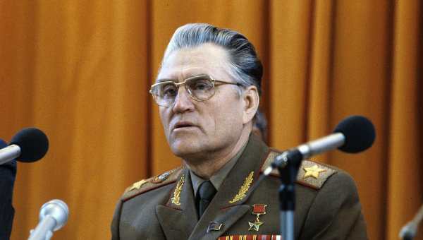 蘇聯國防部第一副部長兼陸軍總司令瓦·伊·彼得羅夫元帥