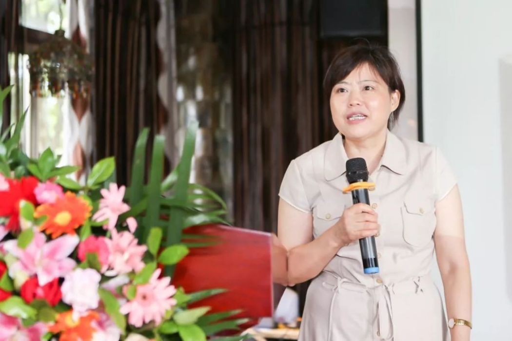 李萍(中國人民大學茶道哲學研究所所長) 李萍(中國人民大學茶道哲學研究所所長)